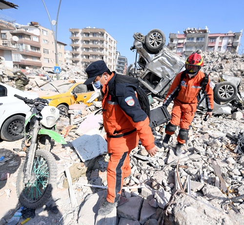 Members of the China Search and Rescue Team perform a rescue task in a quake-stricken area in Antakya of Hatay province in southern Türkiye, Feb. 11, 2023.(Photo: Xinhua)