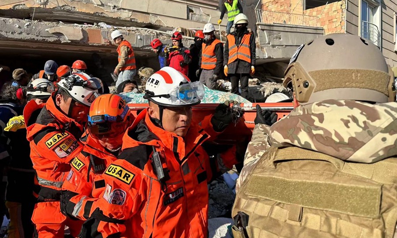 Members from the Chinese Rescue Team of Ramunion conduct rescue work in Belen, Türkiye, Feb. 9, 2023.(Photo: Xinhua)
