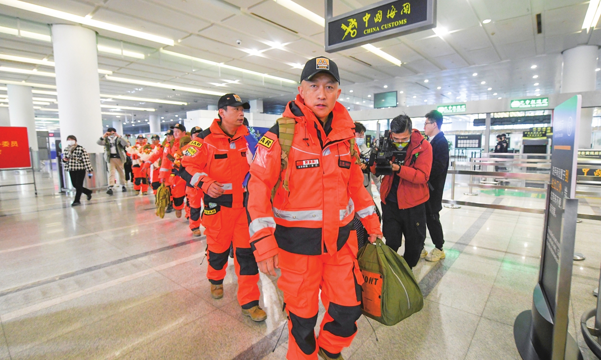 Members of the Ram Union, a Chinese nongovernmental rescue team, arrive at Hangzhou Airport, China, after completing their rescue mission in Turkey on February 16, 2023. Since February 8 local time, the team has carried out rescue work in four towns in the hardest-hit area in southern Turkey. A total of 178 collapsed buildings were searched, nine survivors were rescued, and the bodies of 15 victims were found. Photo: IC