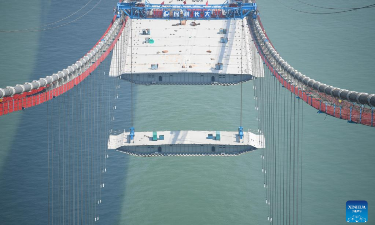 This photo taken on Feb 22, 2023 shows the construction site of Lingdingyang bridge in south China's Guangdong Province. The bridge is a key part of the Shenzhen-Zhongshan highway. Photo:Xinhua