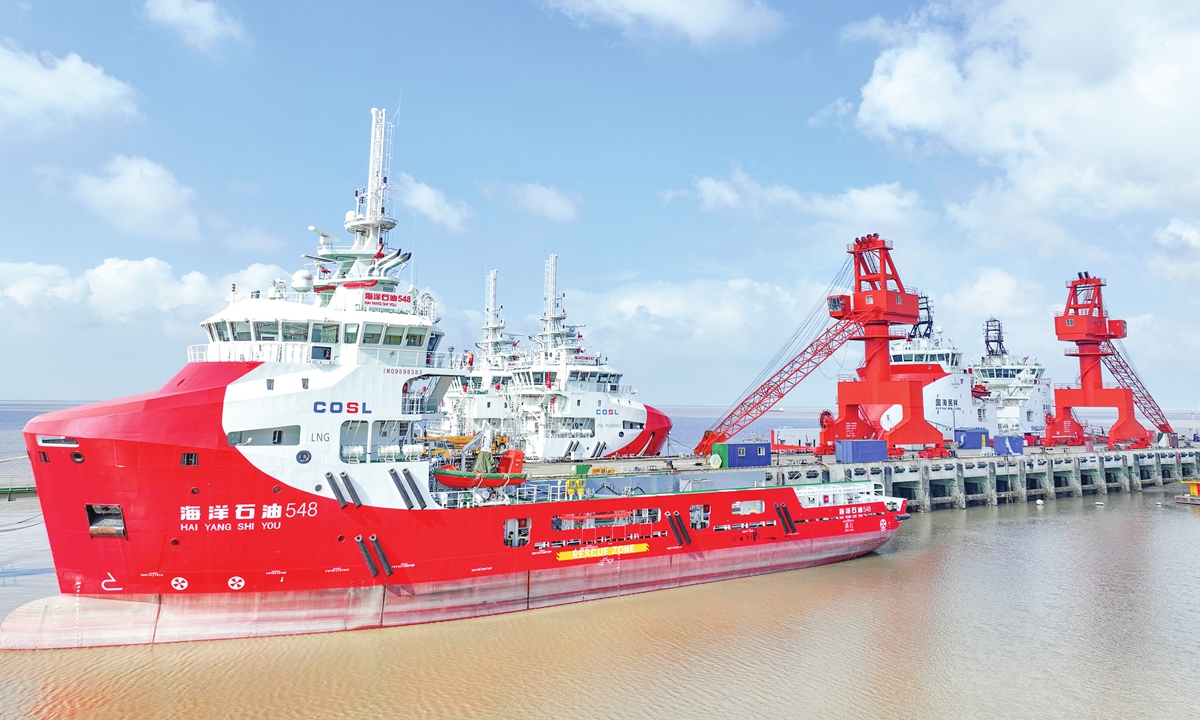 China successfully delivers the world's largest LNG-powered guardian ship in East China's Jiangsu Province on August 1, 2022. Photo: VCG