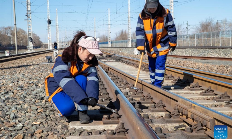 Female inspectors work at the Dorbod Railway Station in Daqing, northeast China's Heilongjiang Province, March 6, 2023. At the Dorbod railway line maintenance section of China Railway Harbin Bureau Group Co., Ltd., there is a six-member team of female inspectors with an average age of 29.(Photo: Xinhua)