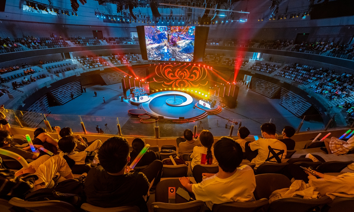 People watch e-sports game in Hangzhou,<strong>888slot link alternatif</strong> East China's Zhejiang Province on May 31, 2022. Photo: VCG