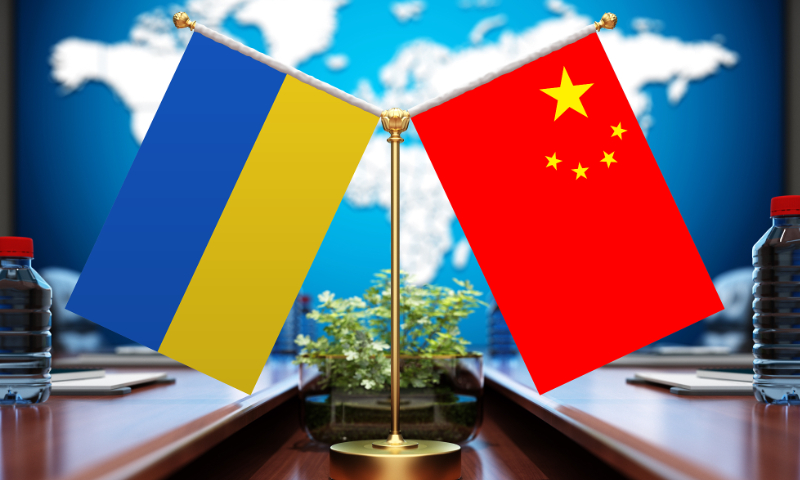 National flags of China, Ukraine Photo: VCG