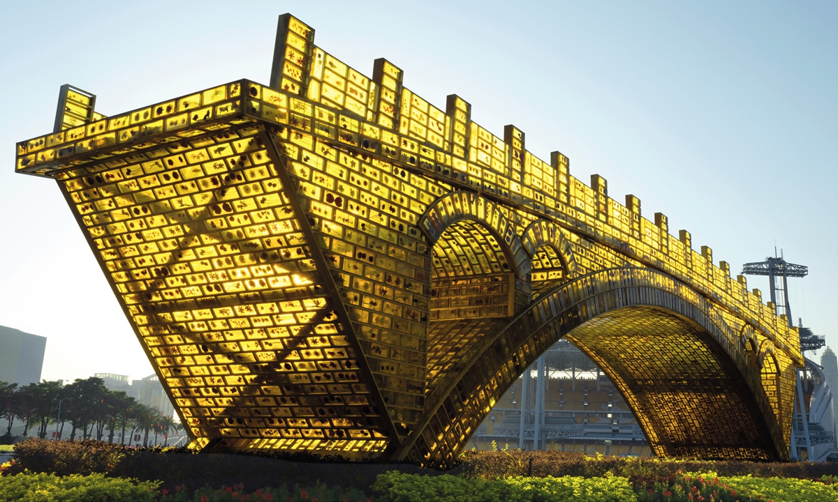 Golden Bridge on the Silk Road by Shu Yong Photo: VCG