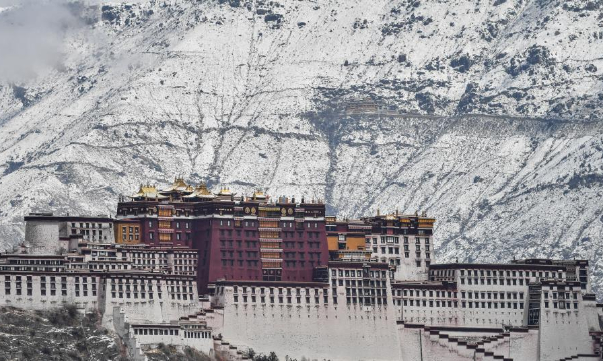 This photo taken on March 30, 2023 shows the scenery of Potala Palace after snow in Lhasa, southwest China's Tibet Autonomous Region, March 30, 2023. Photo:Xinhua