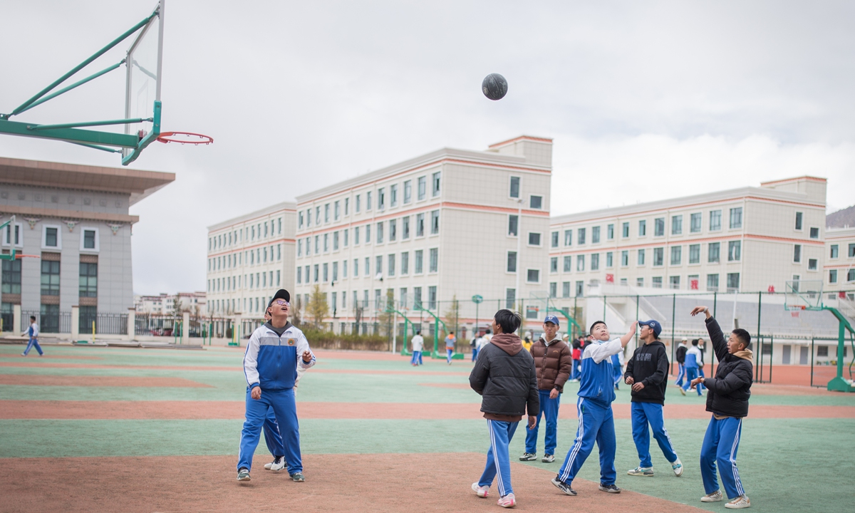 Students enjoy sporting activities at the No.1 Middle School of Lhasa on March 21, 2023. Photo: Shan Jie/GT