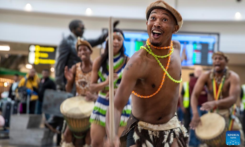 Dancers perform during a welcoming ceremony for tourists from China at the OR Tambo International Airport in Johannesburg, South Africa, on March 29, 2023. South Africa's tourism authority on Wednesday welcomed the first group of tourists from China since the outbreak of COVID-19.(Photo: Xinhua)