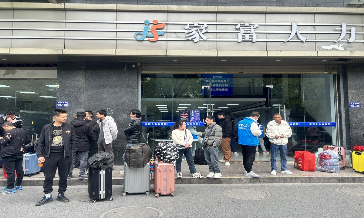 Workers seek jobs at labor markets in Kunshan, East China's Jiangsu Province on March 30, 2023. Photo: Qi Xijia/GT