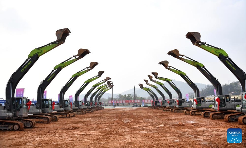 This photo taken on March 30, 2023 shows the construction site of a scientific and technological innovation base in Changsha, central China's Hunan Province. A ceremony for the commencement of construction of Hunan's 1,158 major projects was held on Thursday. The major projects involve a total investment of 522.1 billion yuan (about 75.96 billion U.S. dollars).(Photo: Xinhua)