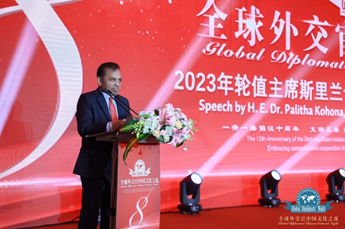The Sri Lankan Ambassador to China Dr. Palitha Kohona delivers a speech at the 8th Global Diplomats' Chinese Cultural Night. 
Photo: Courtesy of Embassy of Sri Lanka in China