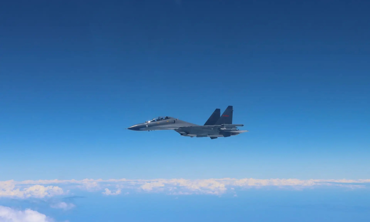 A warplane of the Eastern Theater Command of the Chinese People's Liberation Army (PLA) conducts operations around the Taiwan Island, Aug 4, 2022. (Photo: Xinhua)