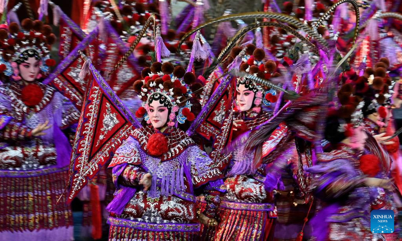 Actors perform during the closing ceremony of the 9th Qinqiang Opera art festival in Xi'an, northwest China's Shaanxi Province, June 24, 2022. (Xinhua/Liu Xiao)