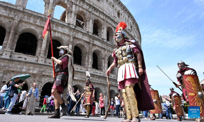 Performers take part in a parade to celebrate the 2,776th birthday of Rome in Rome, capital of Italy, April 23, 2023. The city of Rome turned 2,776 Friday after its foundation by Romulus on April 21, 753 B.C. (Photo by Alberto Lingria/Xinhua)