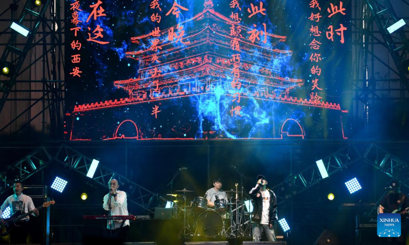 A band performs during the Xi'an Strawberry Music Festival in Xi'an, northwest China's Shaanxi Province, Nov. 1, 2020. (Xinhua/Li Yibo)