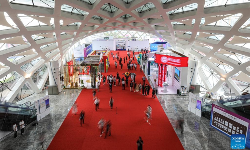 This photo taken on April 10, 2023 shows a view inside the venue of the third China International Consumer Products Expo (CICPE) in Haikou, capital city of south China's Hainan Province. More than 3,300 high-quality brands from home and abroad have gathered at the third CICPE, which kicked off Monday in Haikou(Photo: Xinhua)