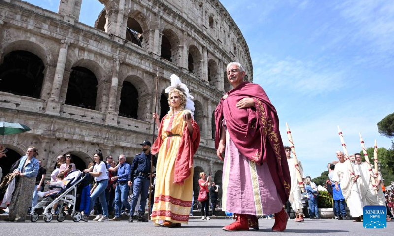 Performers take part in a parade to celebrate the 2,776th birthday of Rome in Rome, capital of Italy, April 23, 2023. The city of Rome turned 2,776 Friday after its foundation by Romulus on April 21, 753 B.C. (Photo by Alberto Lingria/Xinhua)