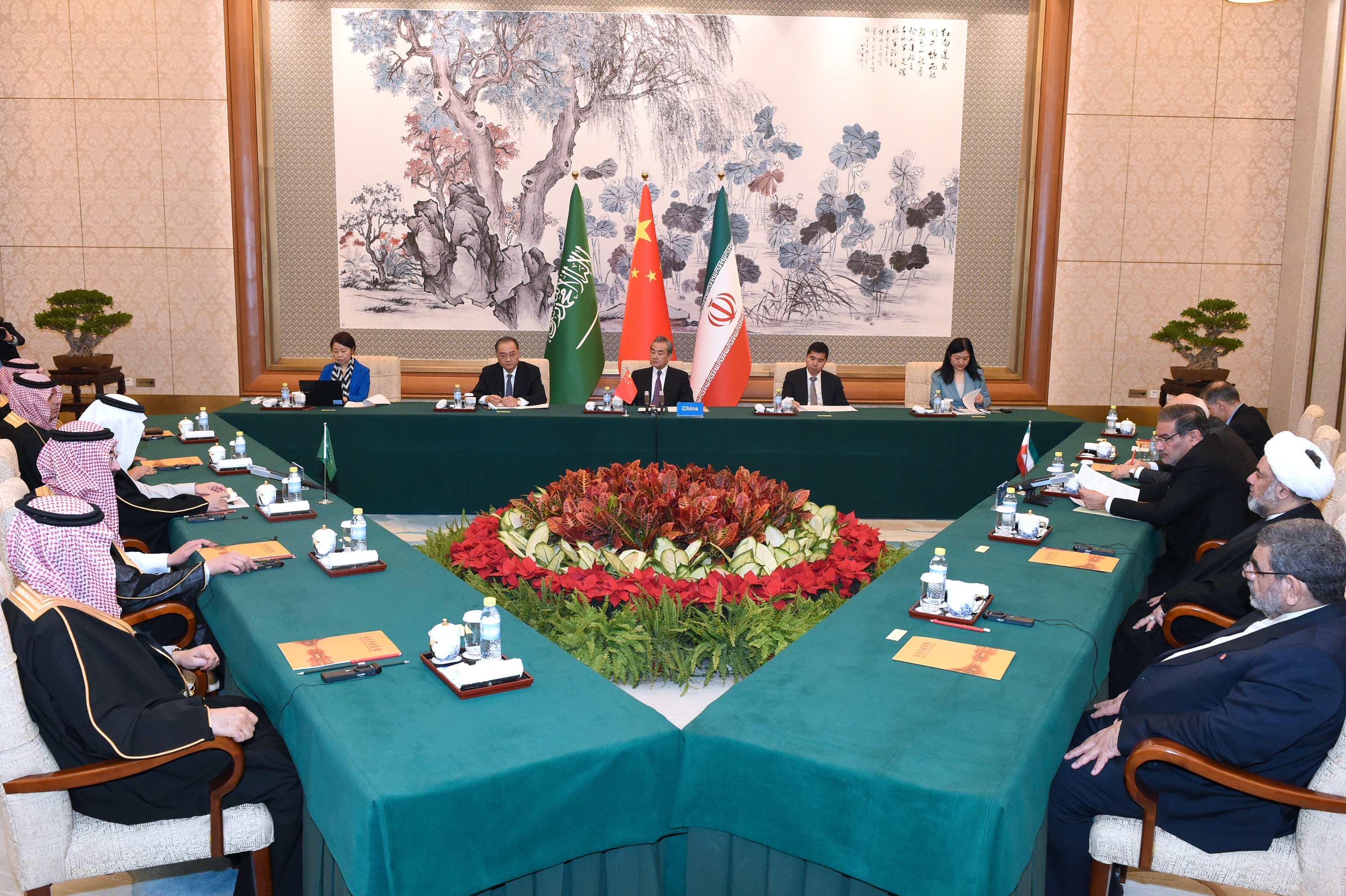 Wang Yi, a member of the Political Bureau of the Communist Party of China (CPC) Central Committee and director of the Office of the Foreign Affairs Commission of the CPC Central Committee, presides over the closing meeting of the talks between a Saudi delegation and an Iranian delegation in Beijing, capital of China, March 10, 2023. (Photo: Xinhua) 