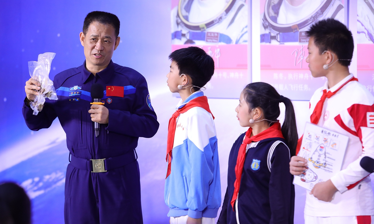 В понедельник Китай отмечает свой восьмой национальный день космонавтики. Торжественная церемония открытия состоялась 24 апреля 2023 года в Хэфэе, столице восточнокитайской провинции Аньхой. Фото: VCG