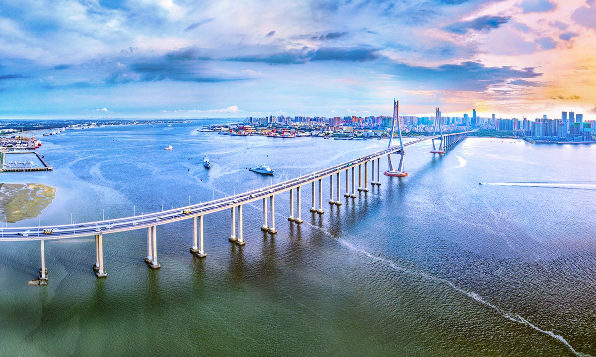 Zhanjiang Bay Bridge in Zhanjiang, South China's Guangdong Province.  Photo: VCG