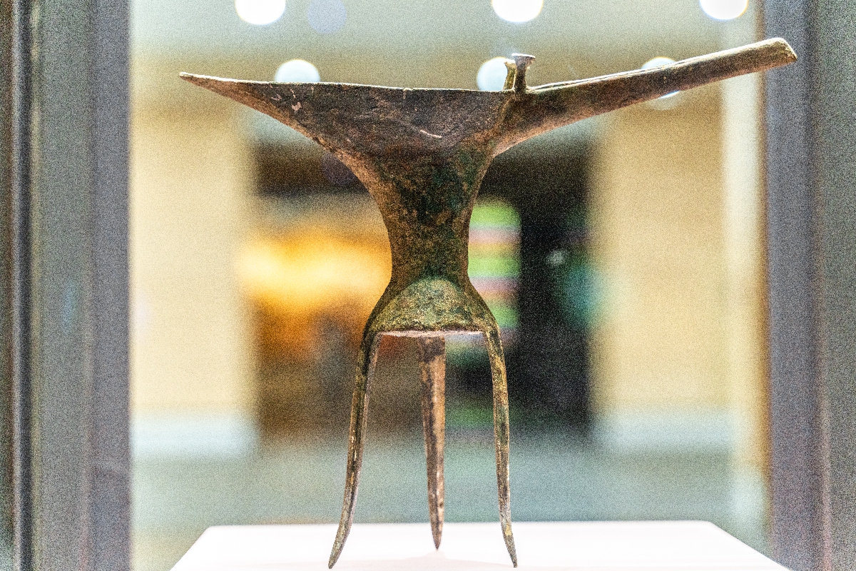 A Xia Dynasty <em>jue</em>, a bronze wine vessel  Photo: VCG