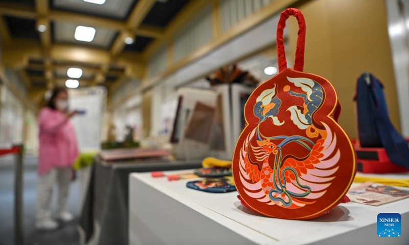 A piece of artwork is on display at an exhibition featuring cultural and creative products at Dananmen Station of Taiyuan Subway Line 2, Taiyuan, capital of north China's Shanxi Province, May 9, 2023. More than 200 pieces of artwork were displayed at the exhibition, showcasing this city's history. The exhibition runs until May 12(Photo: Xinhua)