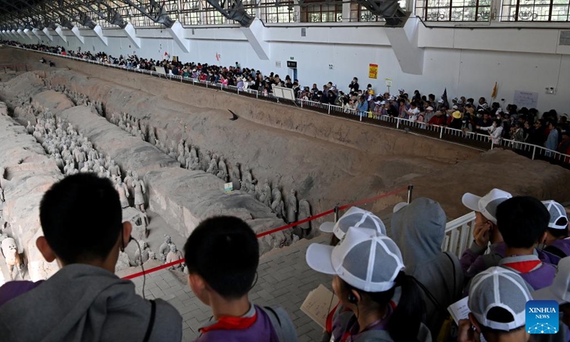 People visit pit No.1 of the Emperor Qinshihuang's Mausoleum Site Museum in Xi'an, northwest China's Shaanxi Province, April 26, 2023. Xi'an, a city with over 3,100 years of history, served as the capital for 13 dynasties in Chinese history. It is also home to the world-renowned Terracotta warriors.(Photo: Xinhua)