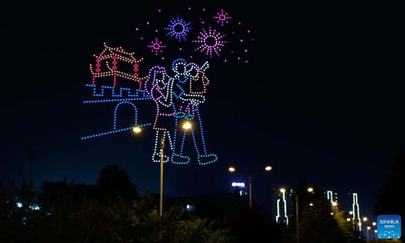 This photo taken on May 18, 2023 shows drones forming a light show in Guiyang, southwest China's Guizhou Province. Altogether 1,000 drones performed a light show over Guiyang Thursday night. (Xinhua/Liu Xu)