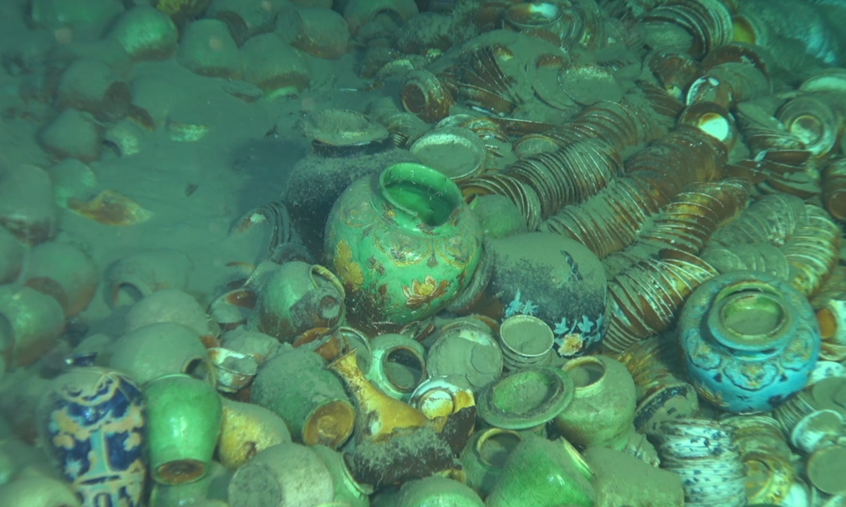 Porcelain wares found at a shipwreck in the South China Sea Photo: Courtesy of the National Cultural Heritage Administration