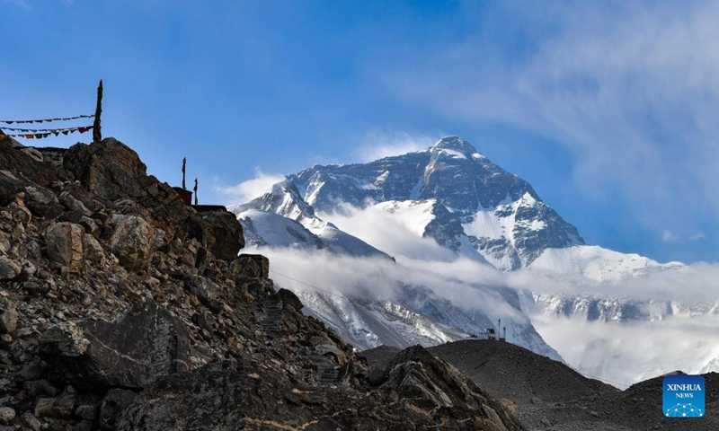 This photo taken in the morning of May 12, 2023 shows a view of Mount Qomolangma in southwest China's Tibet Autonomous Region.(Photo: Xinhua)