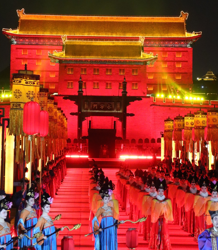 The Tang Dynasty Grand Welcoming Ceremony at the foot of the ancient city wall in Xi'an Photo: Lou Kang/GT