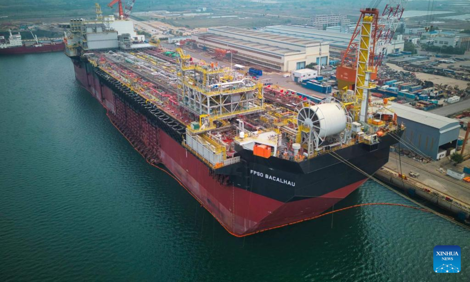 This aerial photo taken on May 26, 2023 shows the M350 floating, production, storage, and offloading (FPSO) hull named Bacalhau in Dalian, northeast China's Liaoning Province. Photo:Xinhua