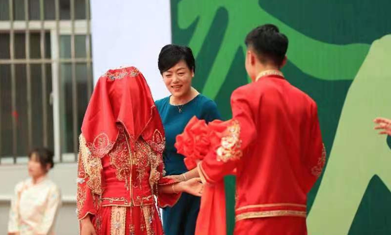 Cuicui and Xiaofan hold their marriage on the 12th International AIDS Anti-Discrimination Lunch Day annual lunch event in Linfen, North China's Shanxi Province on May 26, 2023. Photo: Courtesy of AHF