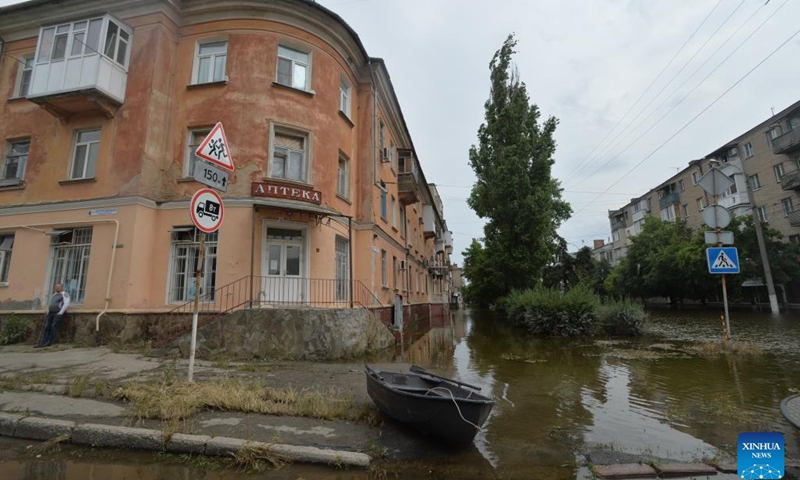 This photo taken on June 10, 2023 shows a flooded area in the Kherson region. The Kakhovka hydroelectric power plant was destroyed on Tuesday, causing a decrease of the dam water level and massive flooding in nearby areas.(Photo: Xinhua)