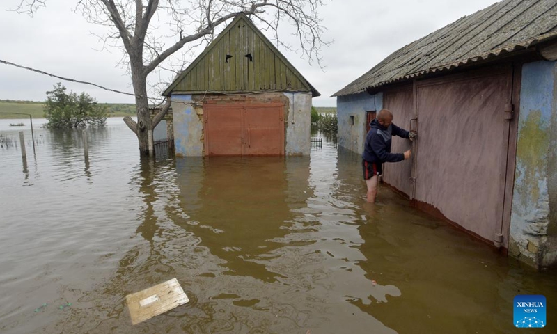 This photo taken on June 12, 2023 shows flooded houses in Afanasiyivka, Mykolaiv region. The Kakhovka hydroelectric power plant was destroyed on June 6, causing a decrease of the dam water level and massive flooding in nearby areas.(Photo: Xinhua)
