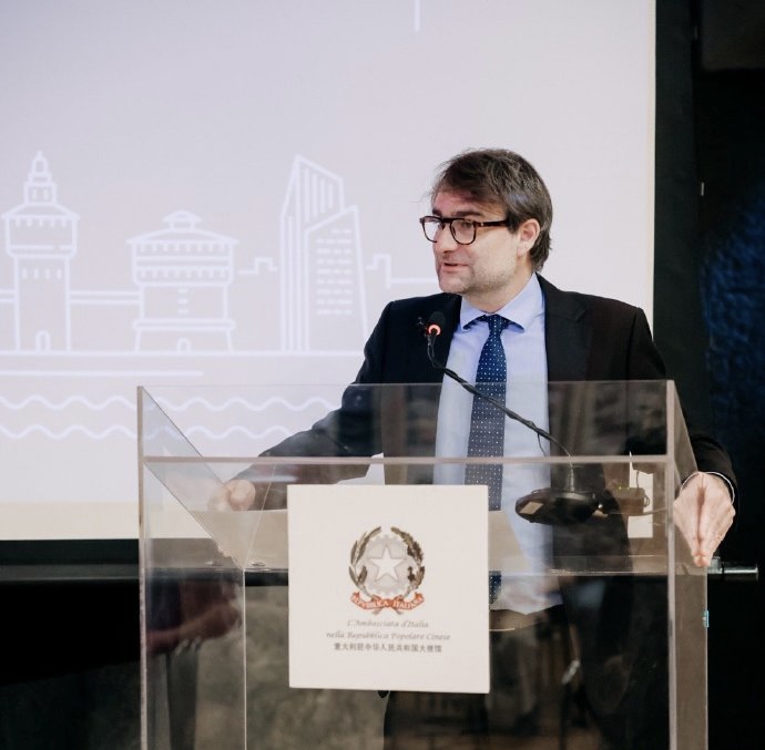 Federico Antonelli, cultural counselor at the Italian Embassy in Beijing, delivers a speech at the 