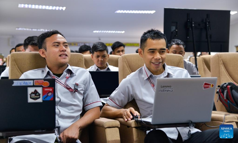 Trainees take Jakarta-Bandung High-Speed Railway EMU machinist training class at the Indonesian Railway Polytechnic in Madiun, East Java, Indonesia, June 7, 2023. Currently, the joint commissioning and testing of the Jakarta-Bandung High-Speed Railway (HSR) is underway in Indonesia. Personnel training related to the operation of the Jakarta-Bandung High-Speed Railway is also ongoing.(Photo: Xinhua)