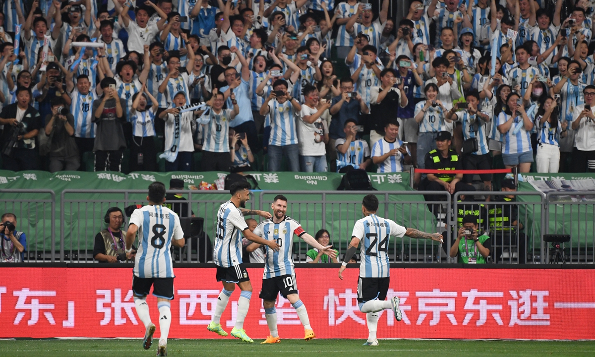 

Chinese fans cheer after Argentine soccer star Lionel Messi scores a goal in a friendly match against Australia on June 15, 2023, at Beijing Workers' Stadium. Messi and his World Cup-winning teammates eased past Australia 2-0 in a thrilling night for fans. Photo: Xinhua