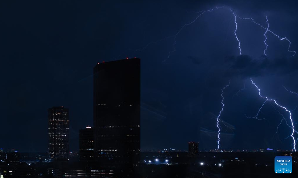 Lightning strikes sky above Houston in US Global Times