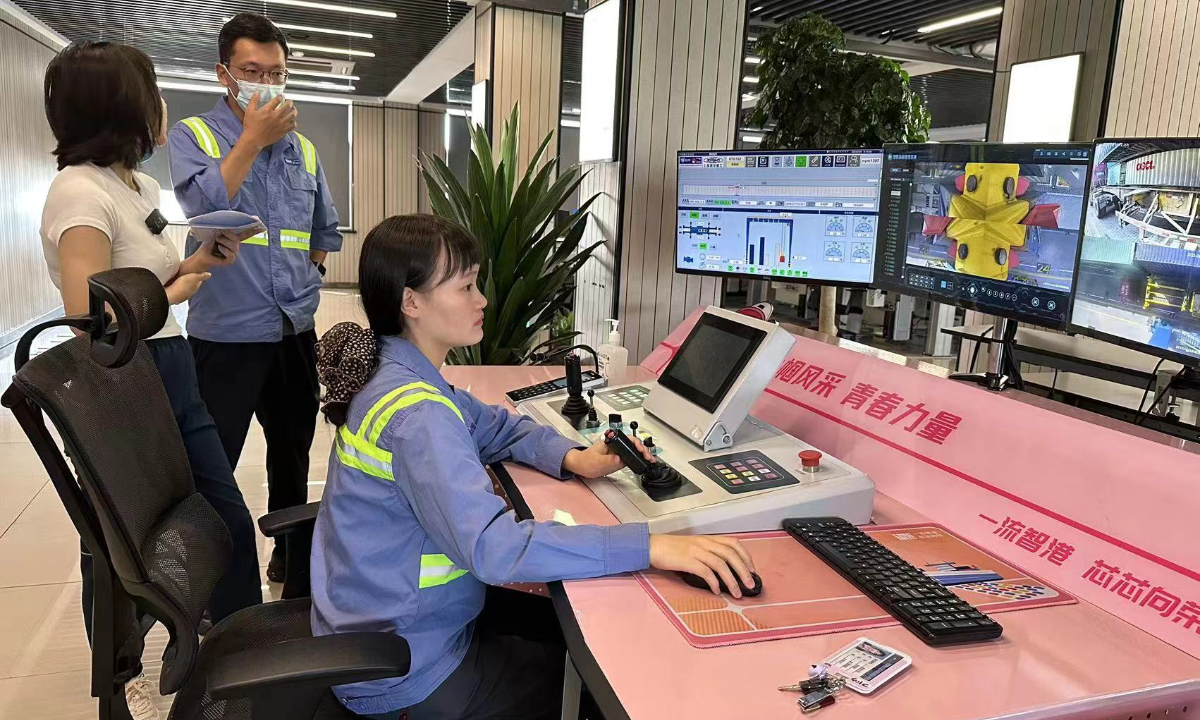 Workers at the Ningbo-Zhoushan Port in East China’s Zhejiang Province on June 26, 2023 Photo: Zhu Malie/GT