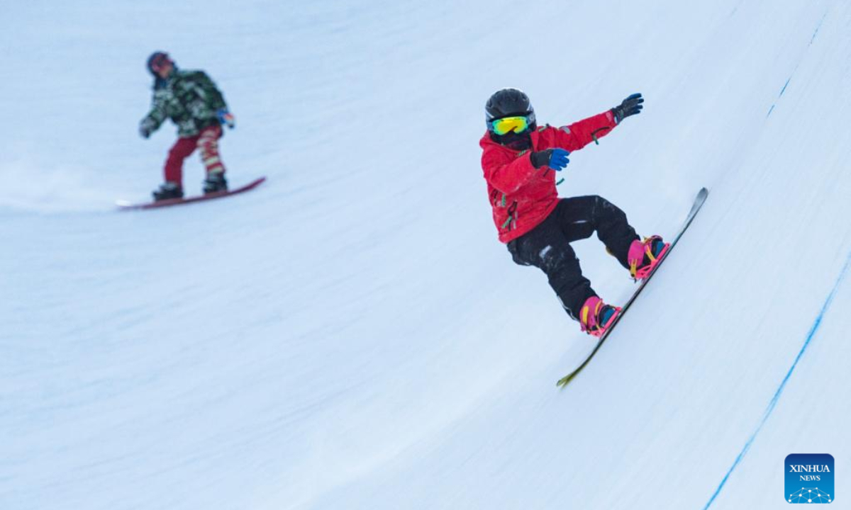 Skiers from Heilongjiang Province participate in a training session at Yabuli Ski Resort in Harbin, northeast China's Heilongjiang Province, Jan 21, 2022. Photo:Xinhua