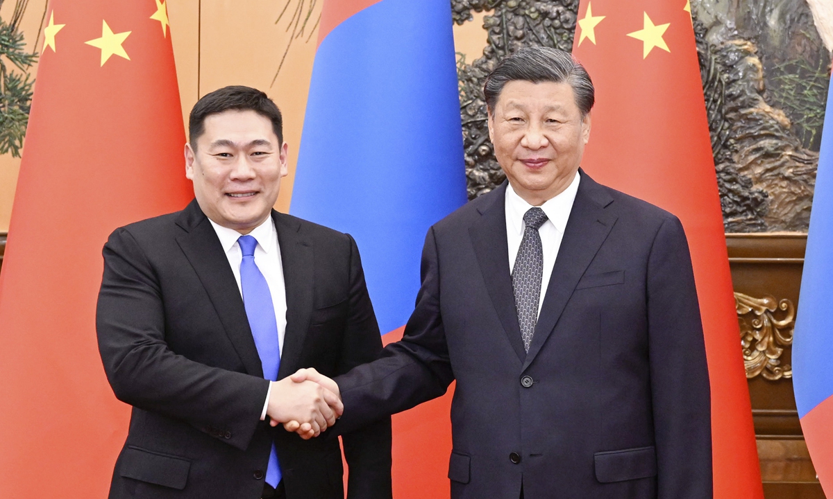 Chinese President Xi Jinping (right) meets with visiting Prime Minister of Mongolia Luvsannamsrai Oyun-Erdene in Beijing on June 27, 2023. Photo: Xinhua