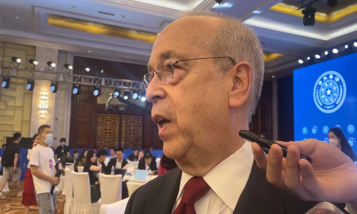 Daniel Russel, Vice President for International Security and Diplomacy at the Asia Society Policy Institute, talks with the media at the 11th World Peace Forum in Beijing. Photo: Chen Qingqing/GT
