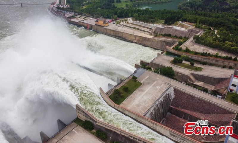 Water gushes out from the Xiaolangdi Reservoir on the Yellow River in Luoyang, central China's Henan Province, July 1, 2023. (Photo provided to China News Service)