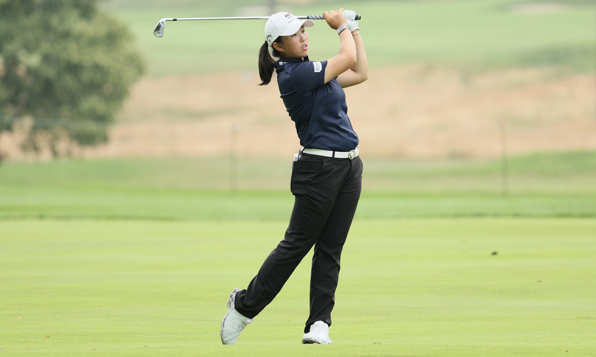 Chinese golfer Yin Ruoning hits from the 17th fairway during the final round of the Women's PGA Championship on June 25, 2023 in Springfield, New Jersey, the US. Photo: VCG
