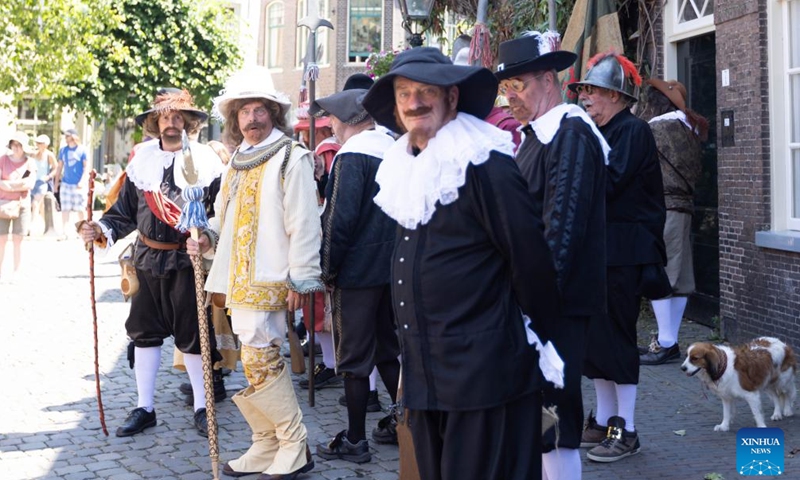 Actors perform during the Rembrandt Days in Leiden, the Netherlands, July 8, 2023. During the two-day event, the city's historic center is transformed into 17th-century atmospheres to celebrate the life and work of Dutch painter Rembrandt van Rijn. Leiden is the birthplace of Rembrandt. (Photo by Sylvia Lederer/Xinhua)