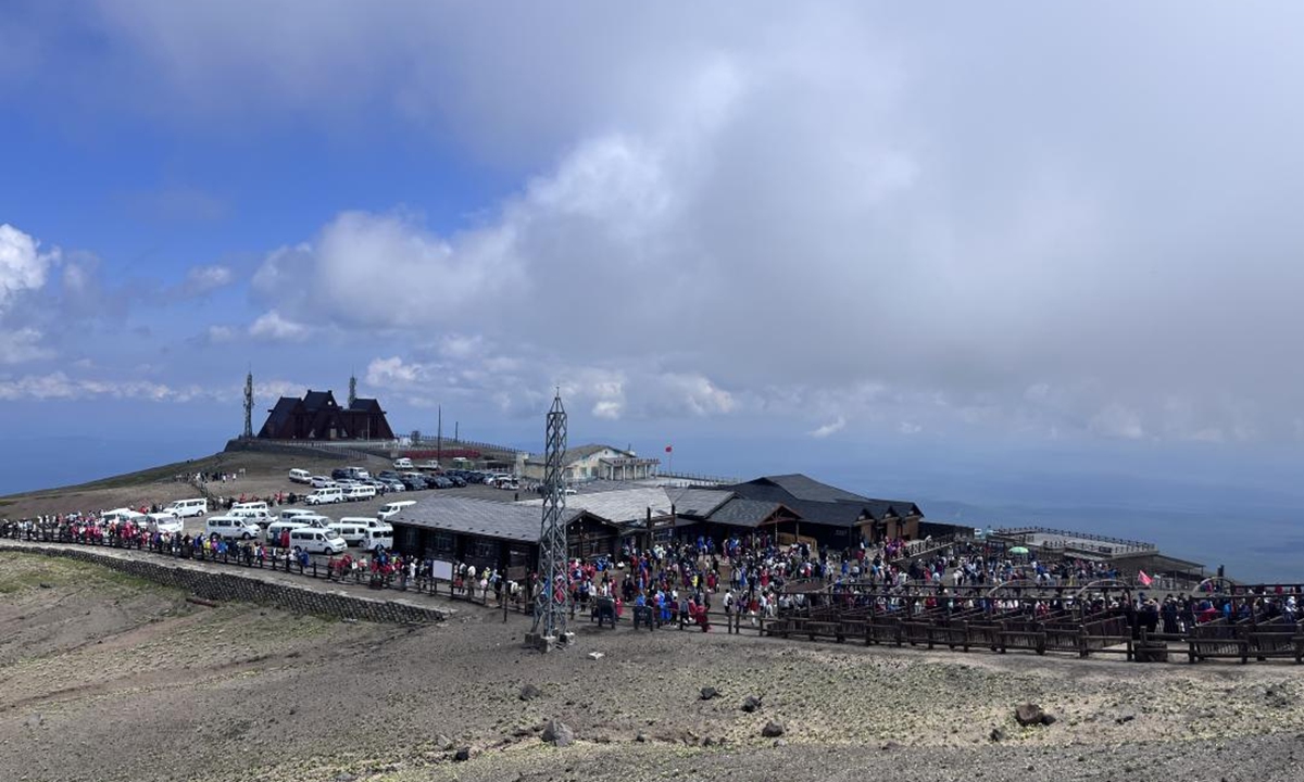 Changbaishan main peak visitor interchange center Photo: Zhou Qian