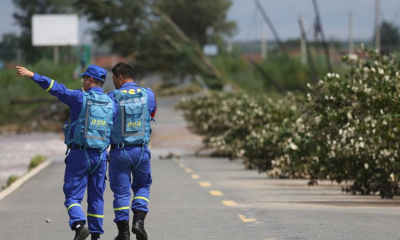 Rescuers carry out rescue and relief operations in Qili Township, Shulan City, northeast China's Jilin Province, Aug. 5, 2023.

Shulan City has been experiencing continuous rainy weather since Tuesday night. About 134,000 people have been affected, with more than 14,300 people evacuated, according to the flood control and drought relief headquarters of Shulan.

Continuous heavy rainfall caused flooding, bridge collapses and road damages in several towns of Shulan. Jilin Province have dispatched many rescue reinforcements to Shulan to offer disaster relief support. (Xinhua/Yan Linyun)