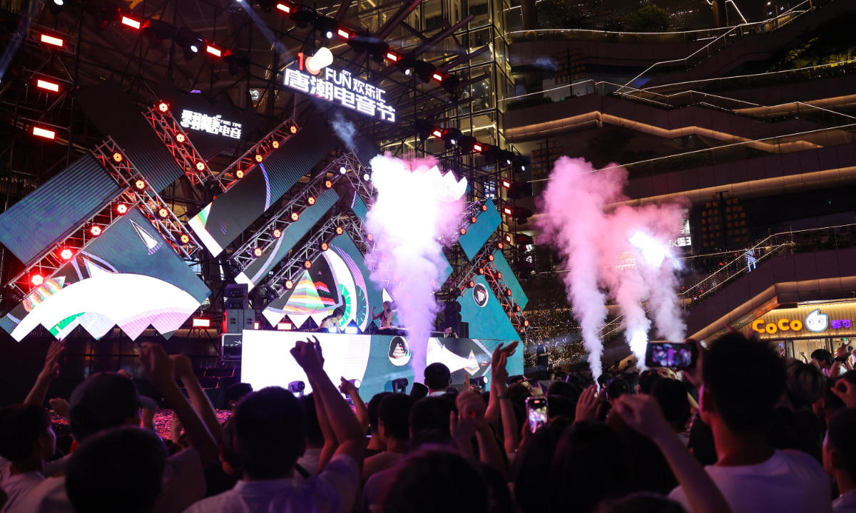 An open-air rock concert in Shijiazhuang, North China's Hebei Province, attracts tens of thousands of audiences on July 15, 2023. Photo: IC
