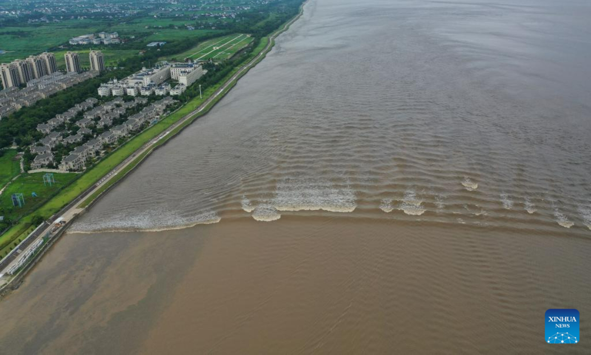 View of Qiantang River tidal bore in Zhejiang Global Times